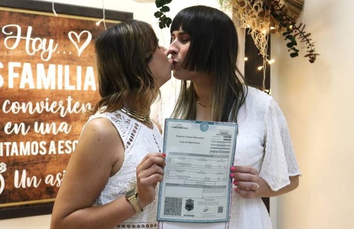 Realizan primer matrimonio de mujeres trans en Baja California