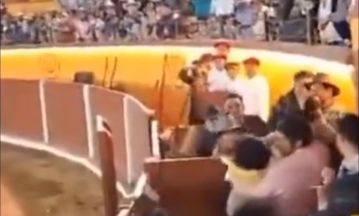 La brutal cornada que recibió el torero Alberto Ortega durante una corrida en Tlaxcala