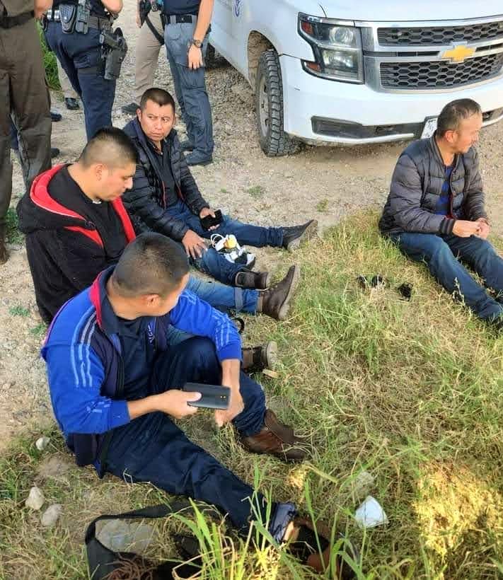 Patrullero rescata a tres migrantes en el Río Bravo