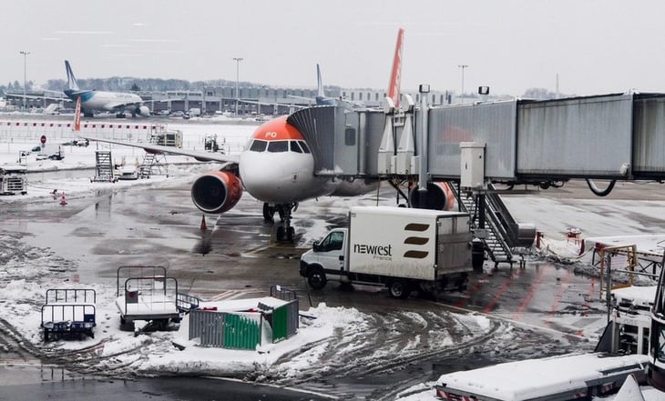 Suspenden miles de vuelos en EU por una tormenta invernal