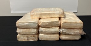 CBP confisca cocaína y metanfetamina en el puerto