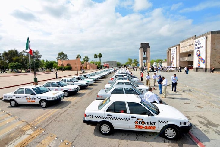 Rentas diarias obligan a taxistas a cubrir jornadas prolongadas 