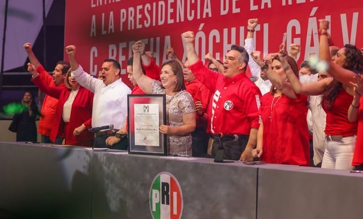 Xóchitl Gálvez recibe constancia como candidata del PRI; pide unidad en la coalición opositora