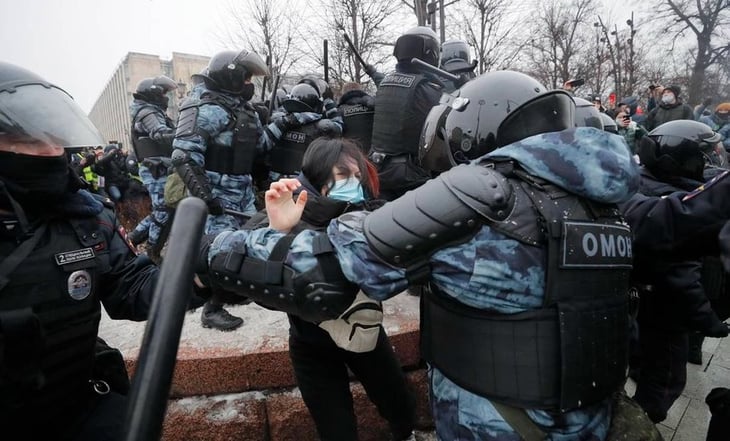 Reportan primeras detenciones en Rusia en las protestas por la muerte de Navalny
