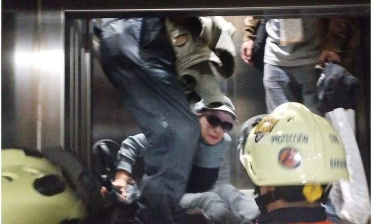 Se atora elevador en estación del Metro Zapata; rescatan a 3 usuarios