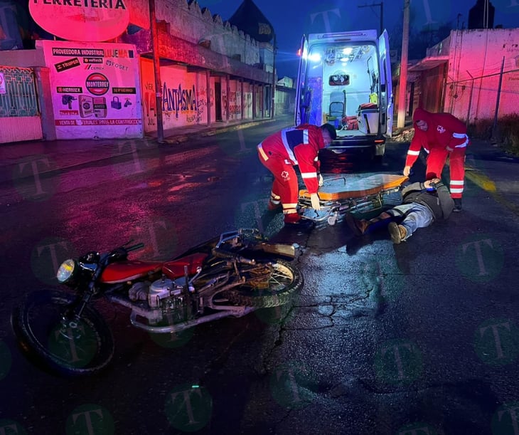 Conductora embiste a motociclista tras ignorar señal de alto en Monclova