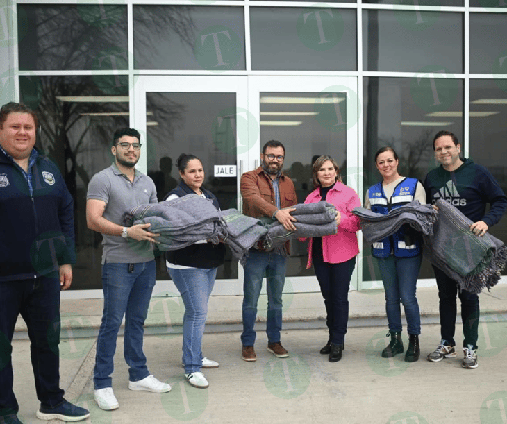 DIF Monclova realiza donación de cobertores a cereso 