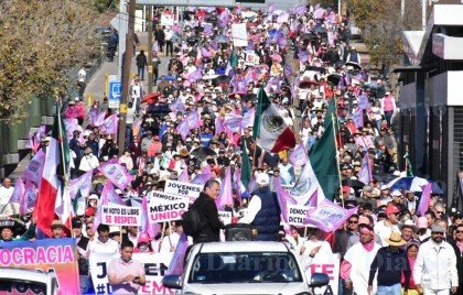 'La democracia no se toca' parten chihuahuenses a marcha