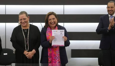 Xóchitl Gálvez se registra en el INE como candidata a la Presidencia