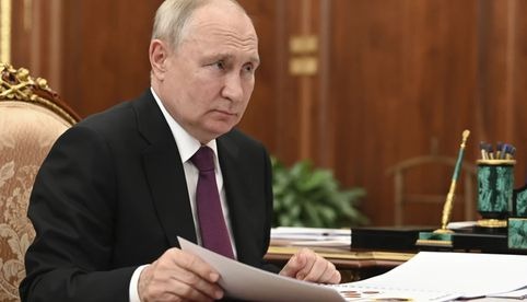 Putin, en contra de desplegar armas nucleares en el espacio, dice el gobierno