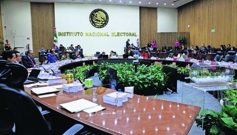 INE perfila multas a presidenciables por irregularidades en precampaña