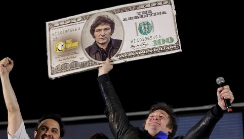 Blinken opina que la dolarización 'depende de Argentina' y apoya su acuerdo con el FMI