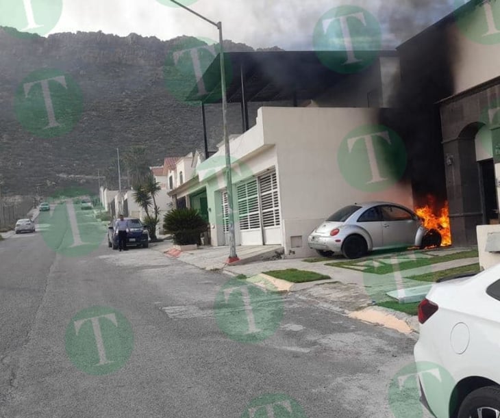 Incendio en la colonia Portales del Valle de Ramos Arizpe consume auto