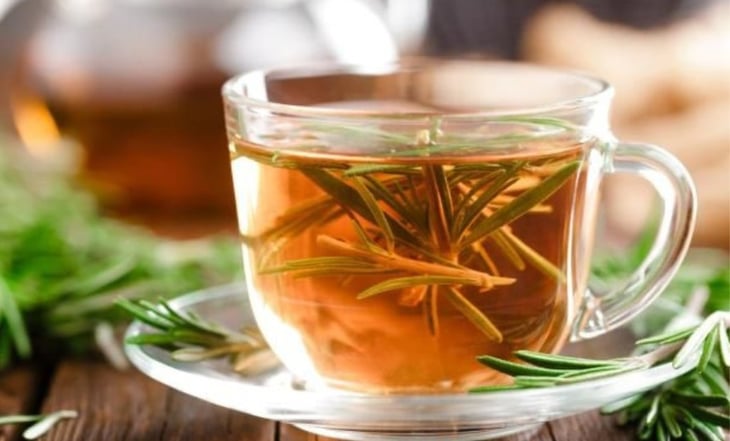 ¿Cuáles son los beneficios de beber té de romero con canela en ayunas?
