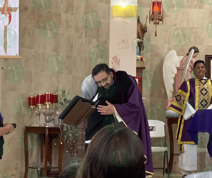 Padre Jorge se despide de los feligreses con la última misa en la parroquia 