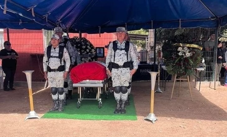 En un ataúd envuelto con la bandera de México, regresa joven militar a la Comisaría de Pueblo Yaqui