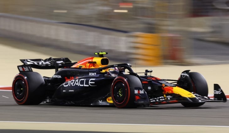Checo Pérez selló el primer podio de la campaña en el GP de Bahréin que dominó Max Verstappen