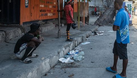 Líder de pandilla haitiana amenaza con guerra civil si primer ministro no renuncia
