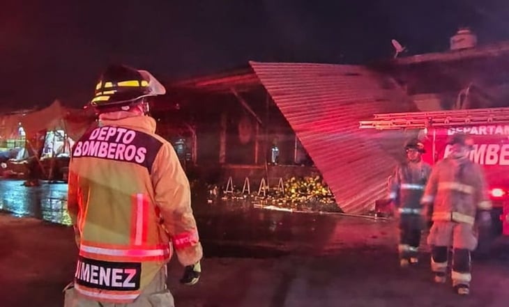 Se incendian cinco bodegas comerciales en Plaza 12 de Octubre en Cuautla, Morelos