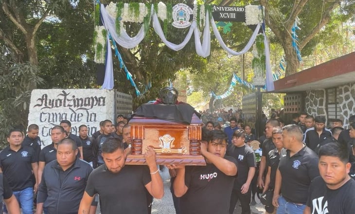 Dan último adiós a normalista de Ayotzinapa asesinado en reten de la policía en Guerrero