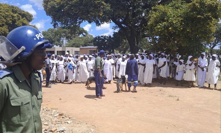 Rescatan a 250 niños forzados a trabajar en una secta cristiana en Zimbabue