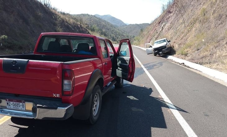 Ataques armados en tramos carreteros dejan 11 lesionados en la región de Tierra Caliente de Michoacán