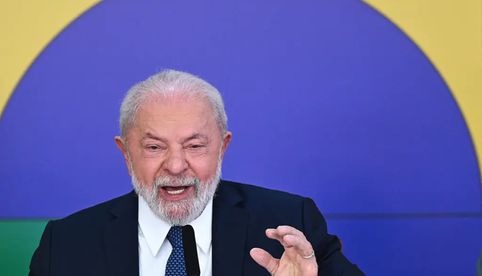 Lula critica libertad bajo fianza de Dani Alves, acusado de violación