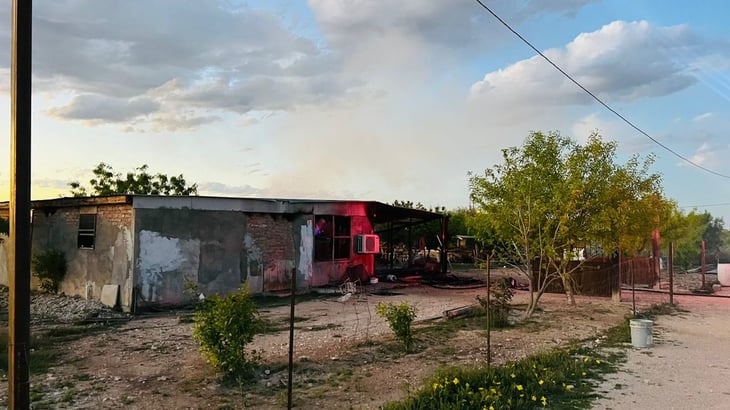 Una vivienda en la colonia Carranza de Nava se incendia