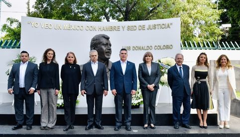 'Alito' Moreno recuerda a Colosio con sencilla ceremonia en el PRI