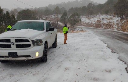 Cerradas 5 carreteras por nevadas en Chihuahua, informa CEPC