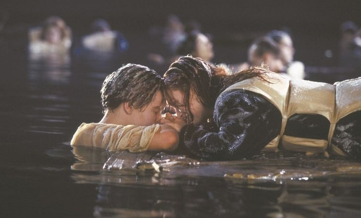 Subastan el trozo de madera donde Jack salva la vida de Rose en la película 'Titanic'
