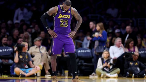 LeBron James (tobillo) está en duda para el juego de Lakers y Bucks