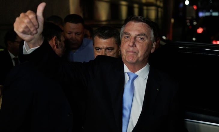 Dormir en la embajada de Hungría no es delito, responde Bolsonaro