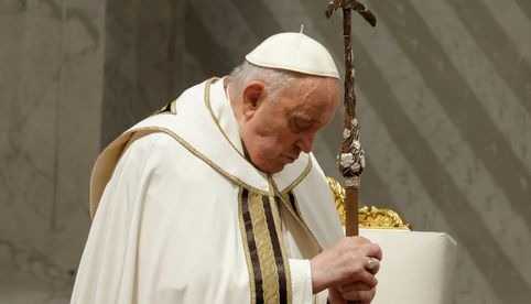 Papa Francisco preside Viernes Santo en silencio