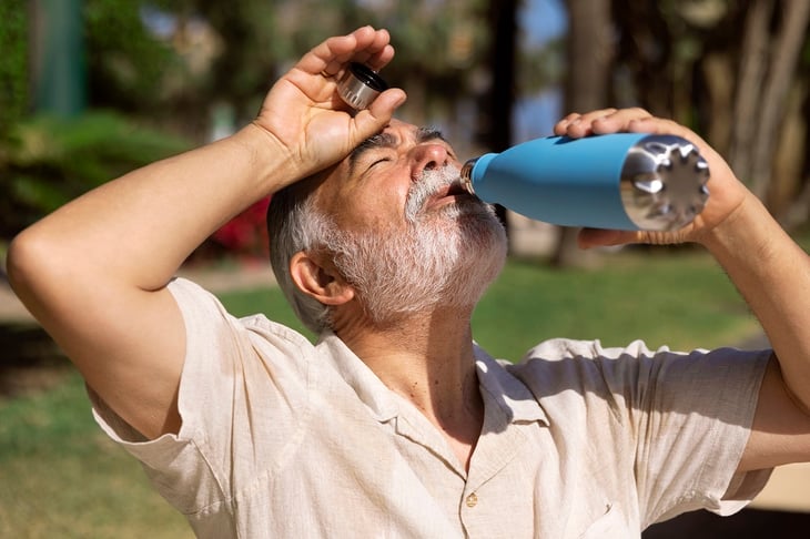 IMSS recomienda evitar cuadros de deshidratación esta época de calor