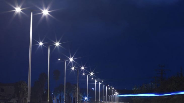 Luces LED iluminan las calles de Eagle Pass