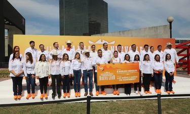 Mariana Rodríguez y candidatos a diputados de MC prometen donar su sueldo a DIF Capullos