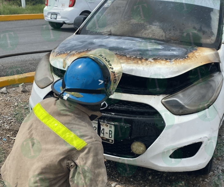 Corto circuito provoca incendio en vehículo en el Ecoparque 