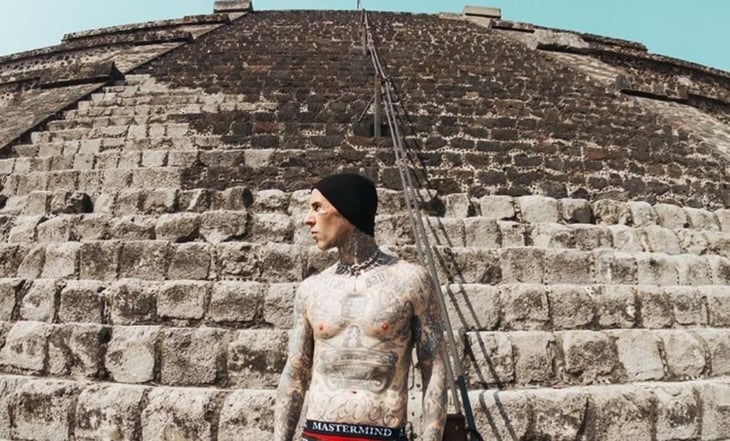 Travis Barker, baterista de Blink-182, sugiere que podría mudarse a México