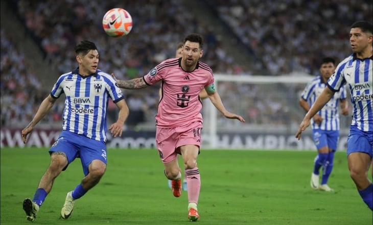 Afición de Rayados dedica especial cántico a Lionel Messi durante el partido