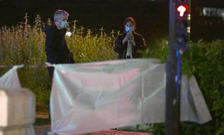 Hombre atacó con un cuchillo a 2 personas por beber alcohol en fin del Ramadán en Francia