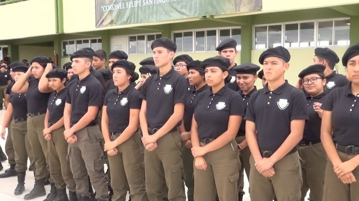 Estudiantes del bachillerato militarizado son atractivos para las empresas  