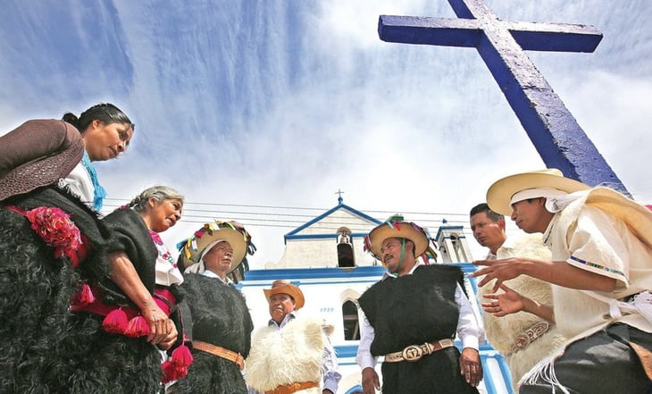 Católicos tzotziles realizan peregrinación 'Por la vida y la paz' en Chalchihuitán