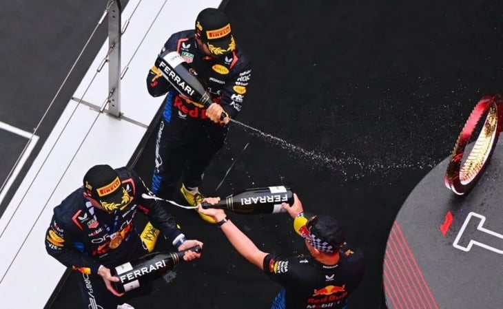 F1: ¿Ignoraron a Lando Norris? 'Checo' y Verstappen celebran a espaldas del piloto de McLaren