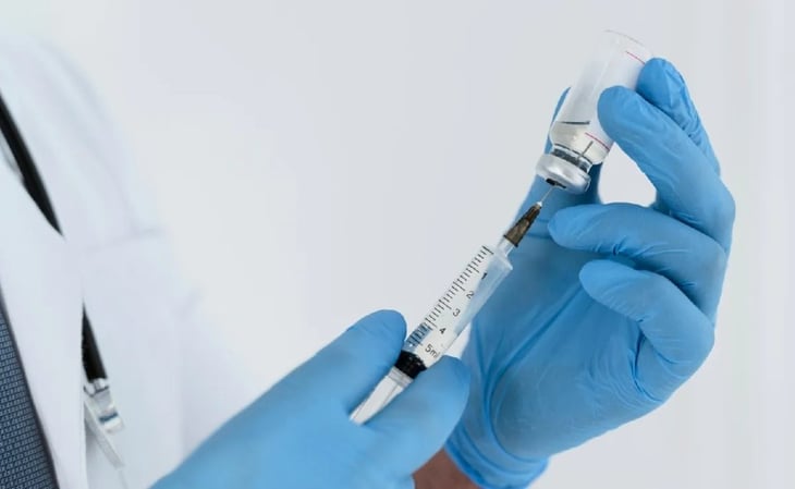 Desarrollan vacuna experimental que aumenta sobrevivencia a cáncer cerebral