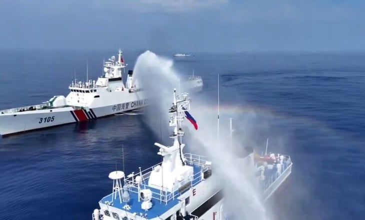 Filipinas acusa a Beijing de elevar la tensión con disparos de agua en islas disputadas