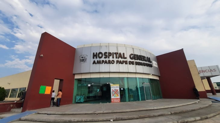 Trabajadores del hospital Amparo solicitan pacíficamente reunión con Eliud Aguirre