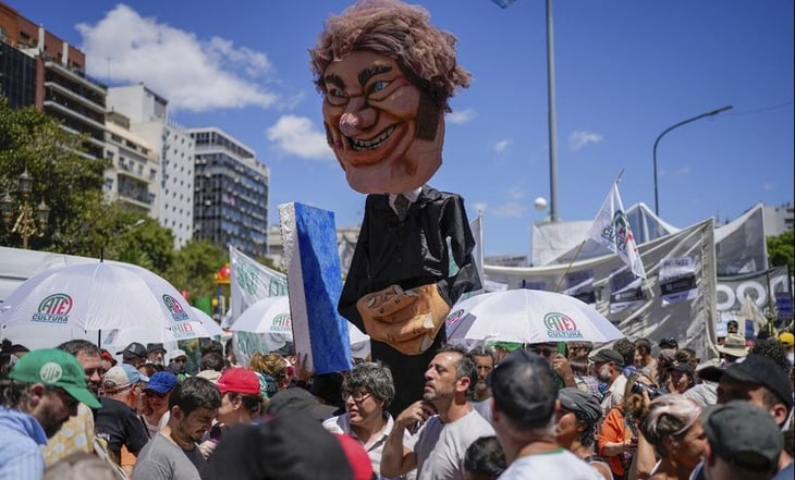 Milei enfrenta segunda huelga general contra el 'ajuste brutal' en Argentina