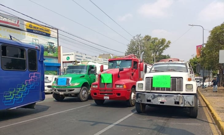Protesta de piperos desquicia tráfico en zona metropolitana de Puebla