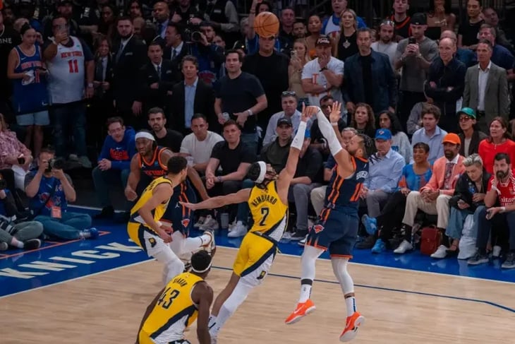 Brunson deja a los Knicks a un triunfo de las finales del Este